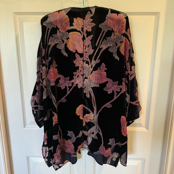 Maddy…K Floral Cardigan - Picture 2 of 4